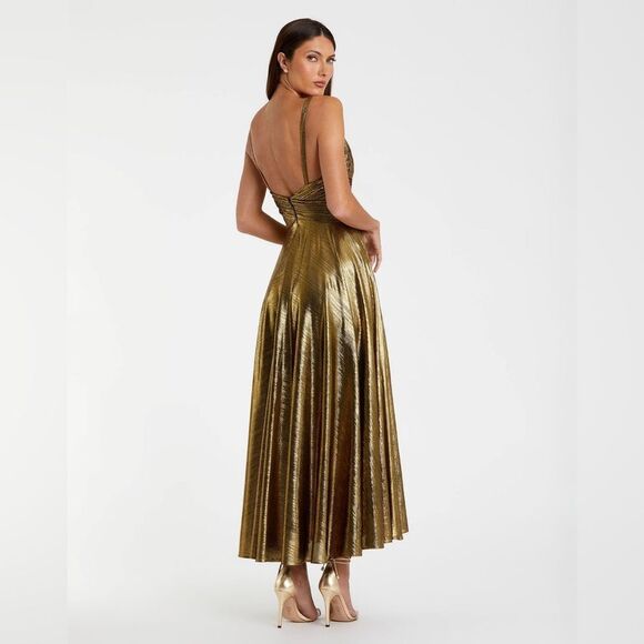 MAC DUGGAL Gold Sleeveless V Neck Pleated Top Metallic Dress in antique gold NWT - Picture 3 of 7